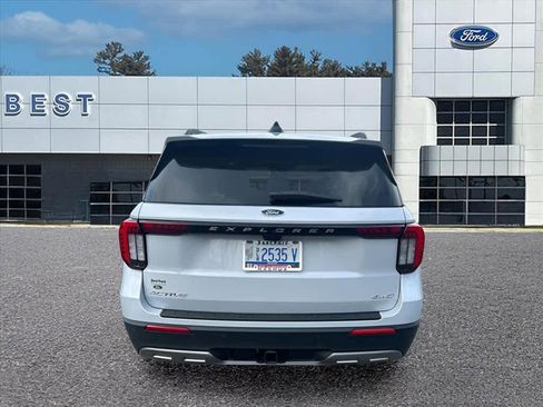 Used 2026 Ford Explorer Active w/ Active Comfort Package AWD/4WD image 3