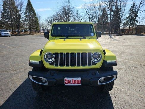 Used 2024 Jeep Wrangler Sahara image 9