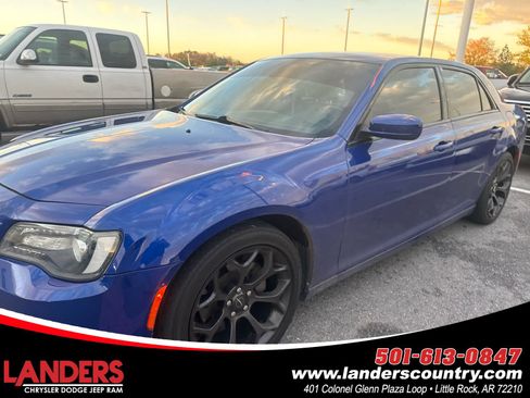 Used 2019 Chrysler 300 S image 1