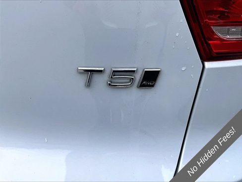 Used 2020 Volvo XC40 T5 Momentum w/ Premium Package AWD/4WD image 8