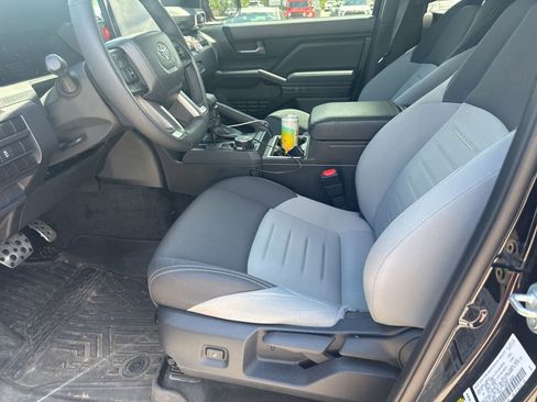 Used 2024 Toyota Tacoma TRD Sport AWD/4WD image 11