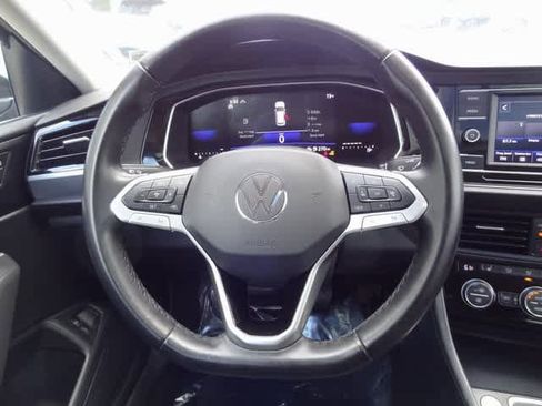 Used 2024 Volkswagen Jetta SE image 13