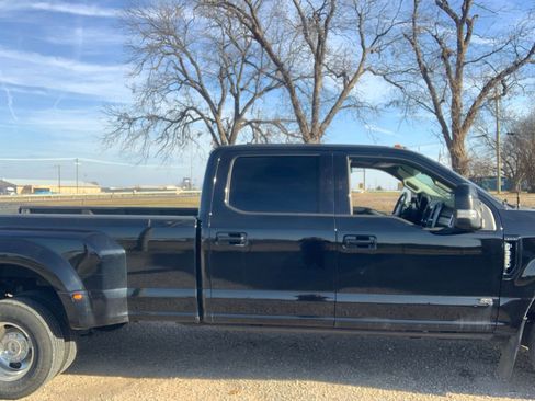 Used 2017 Ford F350 Lariat w/ Lariat Ultimate Package image 13