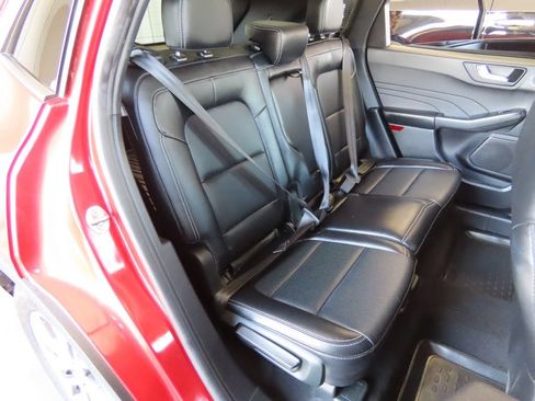 Used 2022 Ford Escape SEL w/ Technology Package AWD/4WD image 32