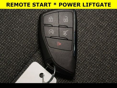 Used 2025 GMC Acadia Elevation image 9