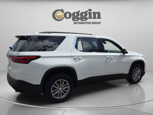 Used 2023 Chevrolet Traverse LT FWD image 5