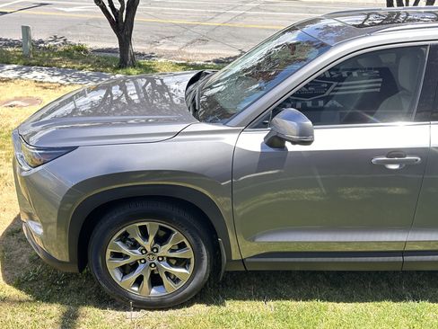 Used 2025 Toyota Grand Highlander AWD Hybrid image 10
