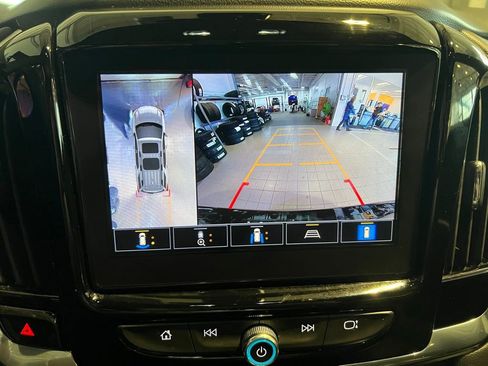 Used 2023 Chevrolet Traverse RS AWD/4WD image 29