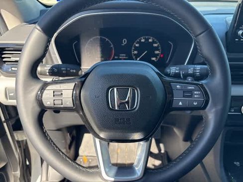 Used 2025 Honda Pilot Touring image 15