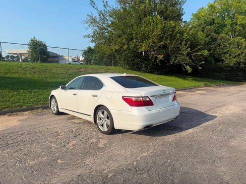 Used 2011 Lexus LS 460 w/ Comfort Pkg RWD image 7