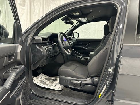 Used 2025 Toyota 4Runner SR5 image 10