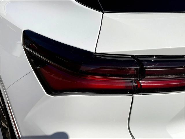 Certified 2024 Chevrolet Equinox EV LT w/ LPO, Active Package FWD image 25