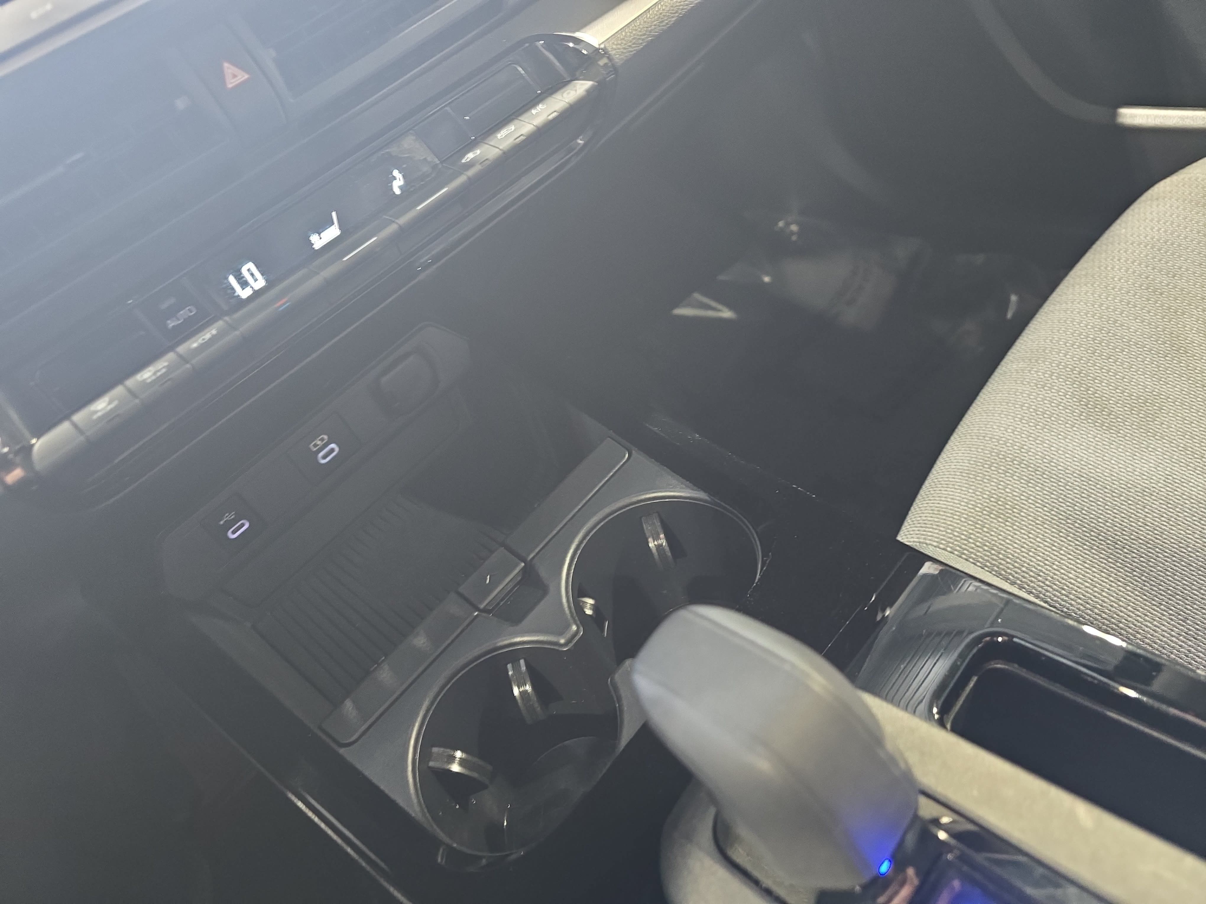 Used 2025 Toyota Prius LE FWD image 24
