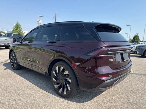 Used 2025 Lincoln Nautilus Reserve w/ Jet Appearance Package AWD/4WD image 5