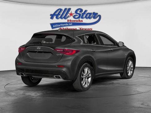 Used 2019 INFINITI QX30 w/ Navigation Package FWD image 2