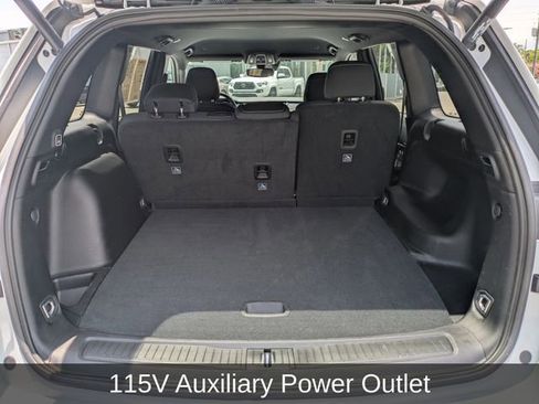 Used 2024 Jeep Grand Cherokee Laredo w/ Luxury Tech Group I AWD/4WD image 14
