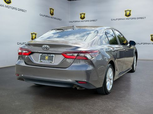 Used 2022 Toyota Camry LE w/ Carpet Mat Package (TMS) FWD image 5
