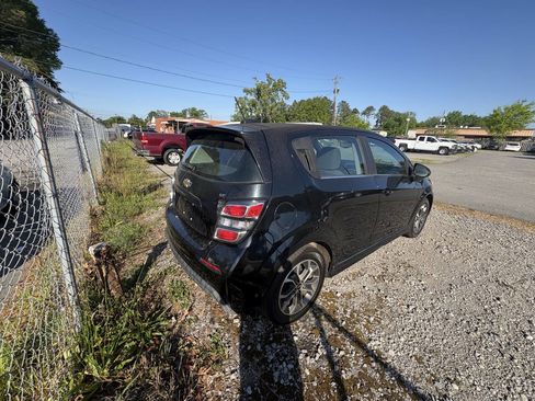 Used 2017 Chevrolet Sonic LT w/ Convenience Package image 1