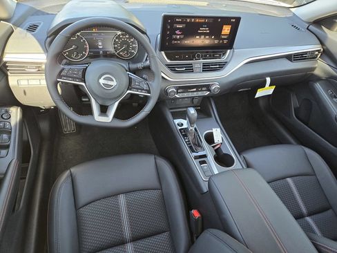 New 2026 Nissan Altima 2.5 SR AWD/4WD image 10