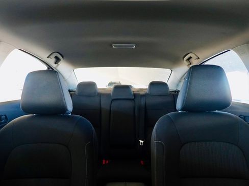 Used 2023 Nissan Altima 2.5 SV image 9