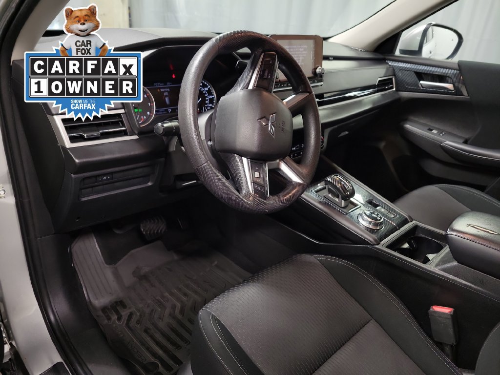 Used 2023 Mitsubishi Outlander ES AWD/4WD image 16