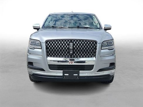 Used 2022 Lincoln Navigator Black Label AWD/4WD image 2