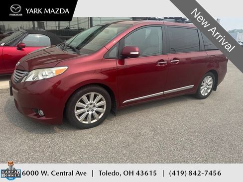 Used 2013 Toyota Sienna Limited w/ Premium Pkg FWD image 1