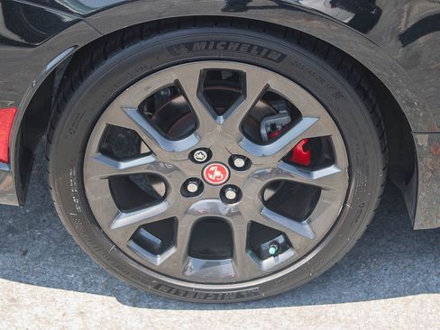 Used 2018 FIAT 124 Spider Abarth RWD image 12