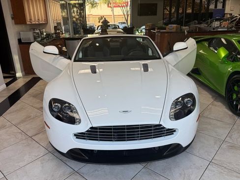 Used 2012 Aston Martin V8 Vantage S image 14