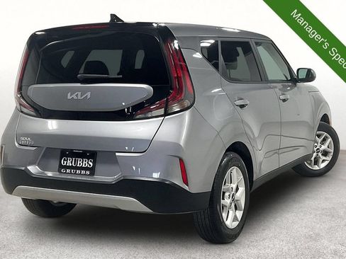 Used 2025 Kia Soul LX w/ LX Technology Package FWD image 2