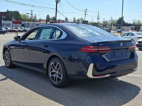 New 2026 BMW 530i xDrive w/ Premium Package AWD/4WD image 6