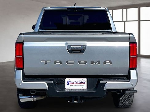 Used 2024 Toyota Tacoma Limited w/ Limited Package (LT) image 5