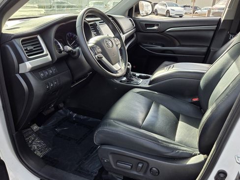 Used 2018 Toyota Highlander Limited Platinum w/ Protection Package #3 image 16
