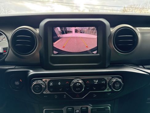 Used 2019 Jeep Wrangler Unlimited Sport S image 19