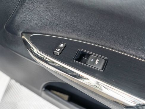 Used 2014 Toyota Avalon XLE Touring FWD image 9