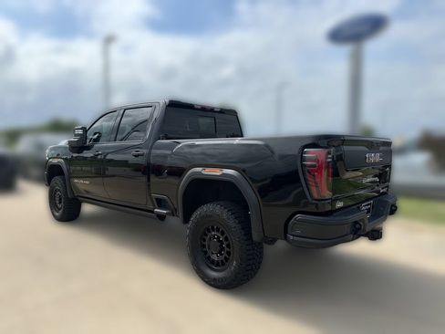 Used 2024 GMC Sierra 2500 AT4X w/ AT4X AEV Edition AWD/4WD image 3