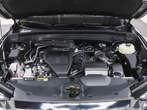 Used 2025 Toyota Grand Highlander AWD Hybrid image 29