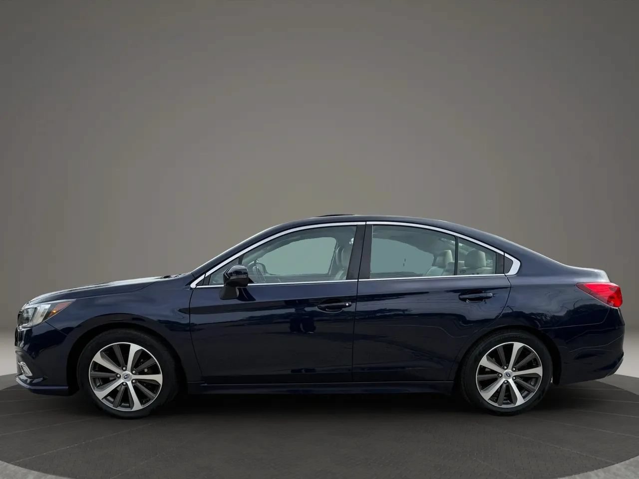 Used 2018 Subaru Legacy 2.5i Limited AWD/4WD image 10