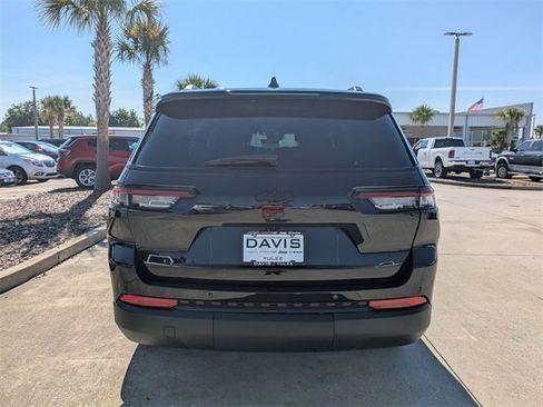 New 2025 Jeep Grand Cherokee L Altitude image 4