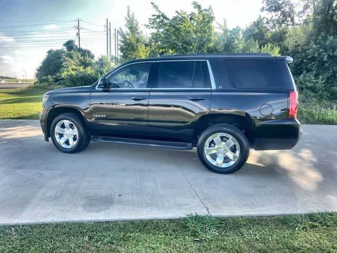 Used 2017 Chevrolet Tahoe LT w/ LT Signature Package AWD/4WD image 4