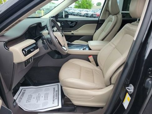 Certified 2024 Lincoln Aviator Reserve w/ Elements Package Plus AWD/4WD image 4