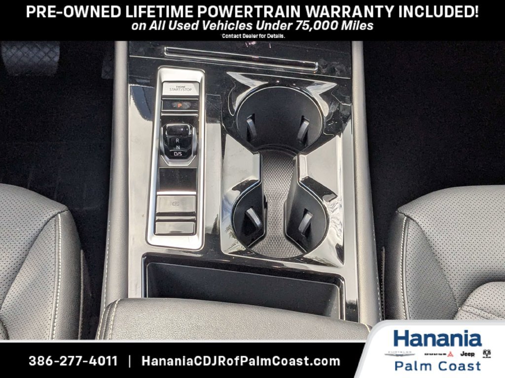 Used 2025 Volkswagen Atlas SE AWD/4WD image 19