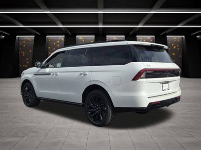 New 2026 Lincoln Navigator Reserve w/ Jet Appearance Package