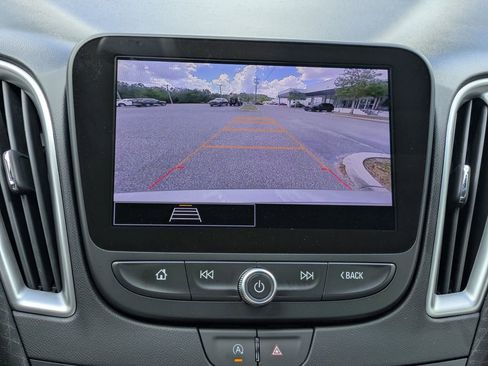 Used 2025 Chevrolet Malibu LT FWD image 22