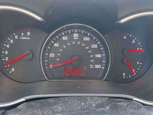 Used 2015 Kia Sorento LX image 9