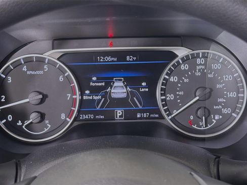 Used 2025 Nissan Sentra SV FWD image 15