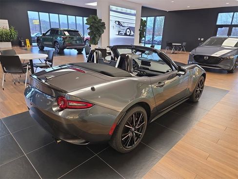New 2025 MAZDA MX-5 Miata Grand Touring image 2