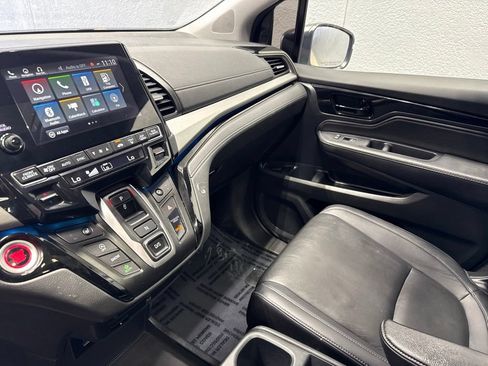 Used 2023 Honda Odyssey Touring image 18