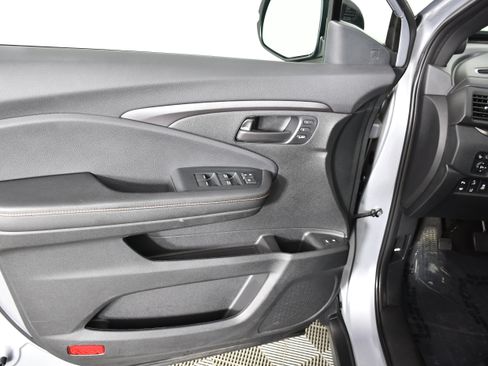 Certified 2023 Honda Passport TrailSport image 37