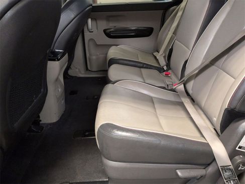 Used 2016 Kia Sedona EX image 25